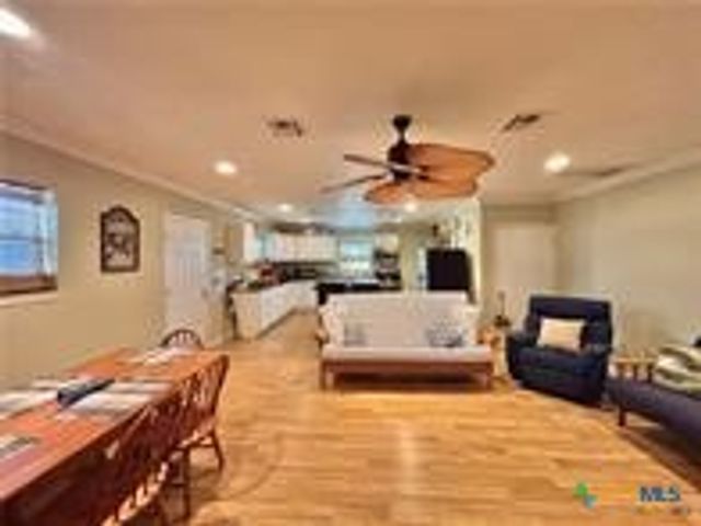 1306 W Madison Avenue, Port O Connor, TX 77982