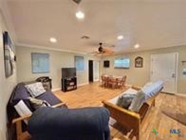 1306 W Madison Avenue, Port O Connor, TX 77982