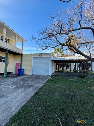 1306 W Madison Avenue, Port O Connor, TX 77982