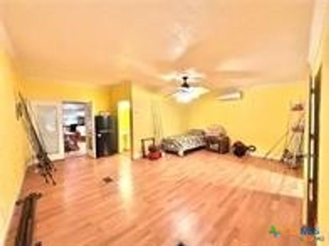 1306 W Madison Avenue, Port O Connor, TX 77982