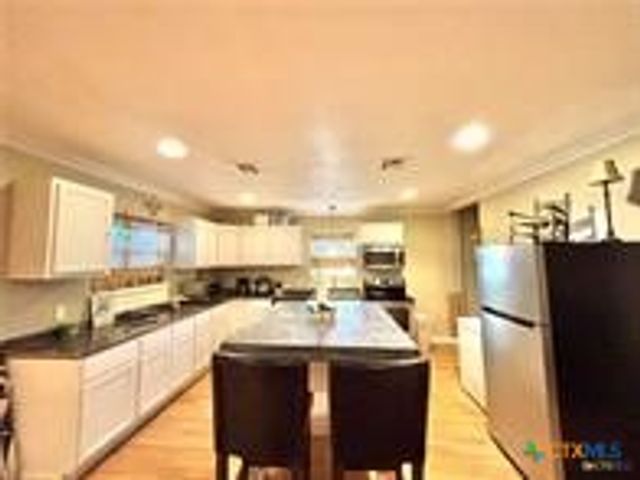 1306 W Madison Avenue, Port O Connor, TX 77982