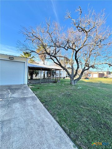 1306 W Madison Avenue, Port O Connor, TX 77982