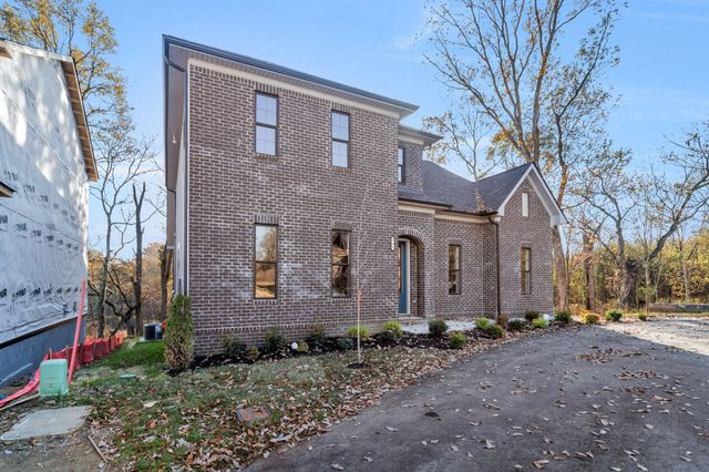 495 Jet Stream Dr, La Vergne, TN 37086