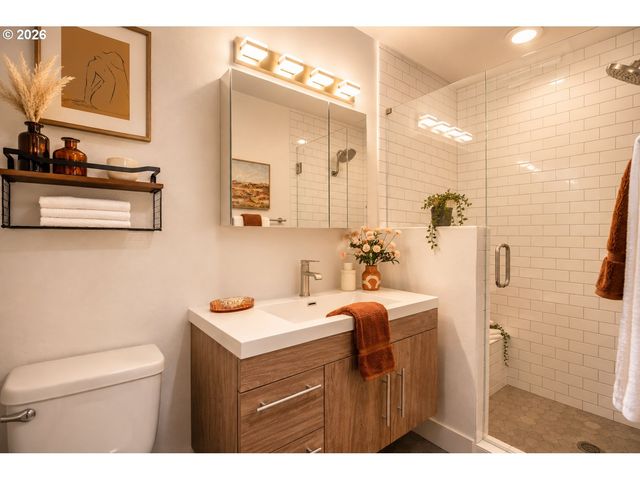 16011 Ne ROSE Pkwy, Portland, OR 97230