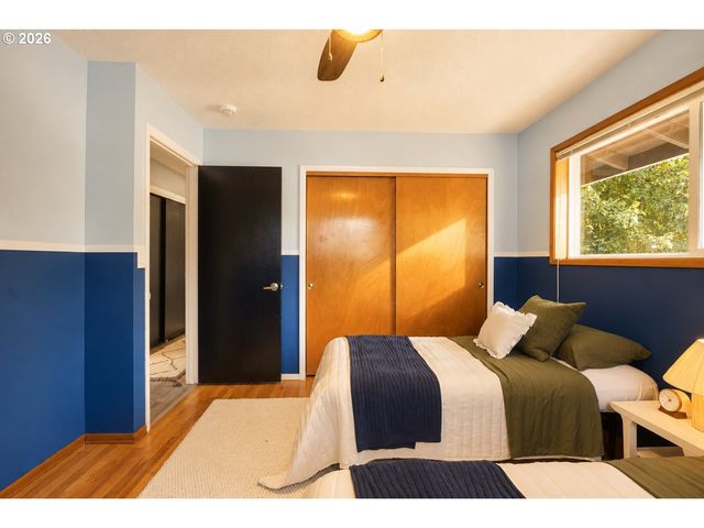 16011 Ne ROSE Pkwy, Portland, OR 97230