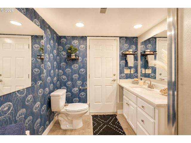 16011 Ne ROSE Pkwy, Portland, OR 97230