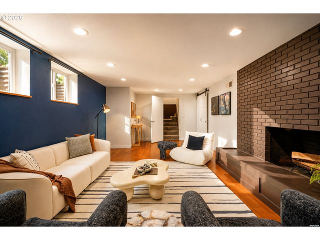 16011 Ne ROSE Pkwy, Portland, OR 97230