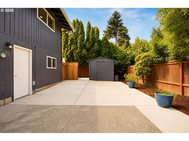 16011 Ne ROSE Pkwy, Portland, OR 97230