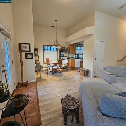 151 Daniels Ave, Vallejo, CA 94590