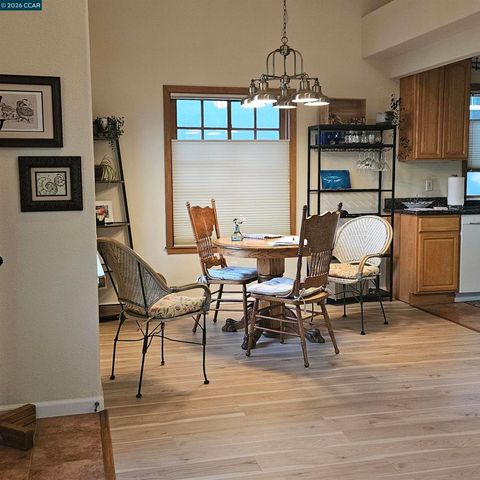151 Daniels Ave, Vallejo, CA 94590