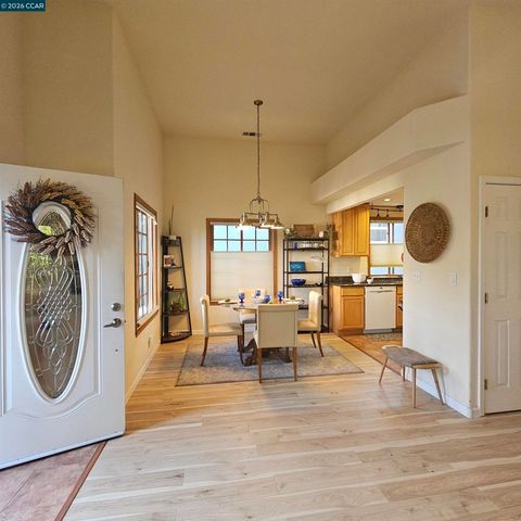 151 Daniels Ave, Vallejo, CA 94590