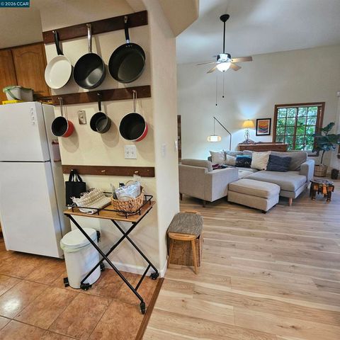 151 Daniels Ave, Vallejo, CA 94590