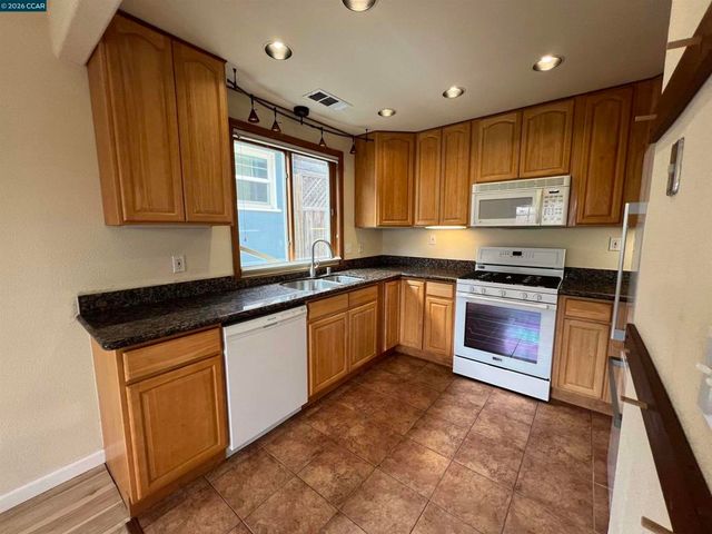 151 Daniels Ave, Vallejo, CA 94590