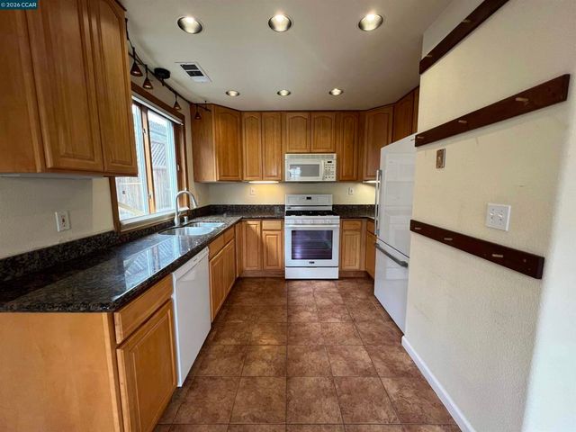 151 Daniels Ave, Vallejo, CA 94590