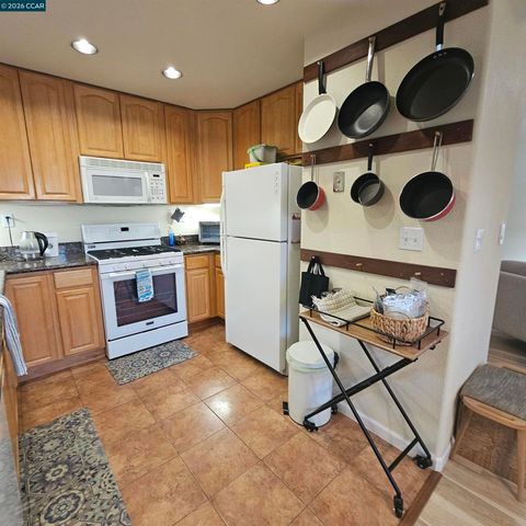 151 Daniels Ave, Vallejo, CA 94590