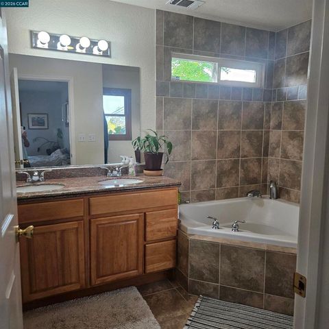 151 Daniels Ave, Vallejo, CA 94590