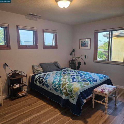 151 Daniels Ave, Vallejo, CA 94590