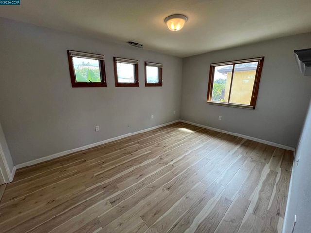 151 Daniels Ave, Vallejo, CA 94590