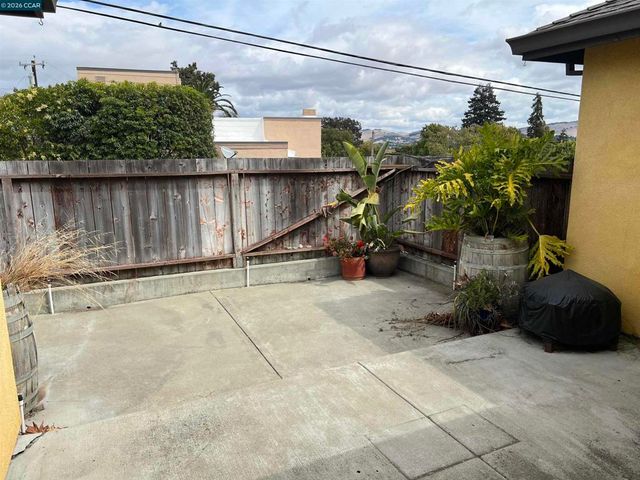 151 Daniels Ave, Vallejo, CA 94590