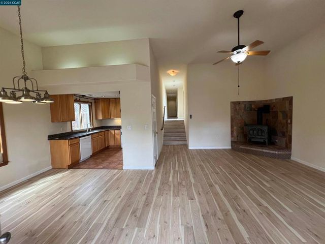 151 Daniels Ave, Vallejo, CA 94590