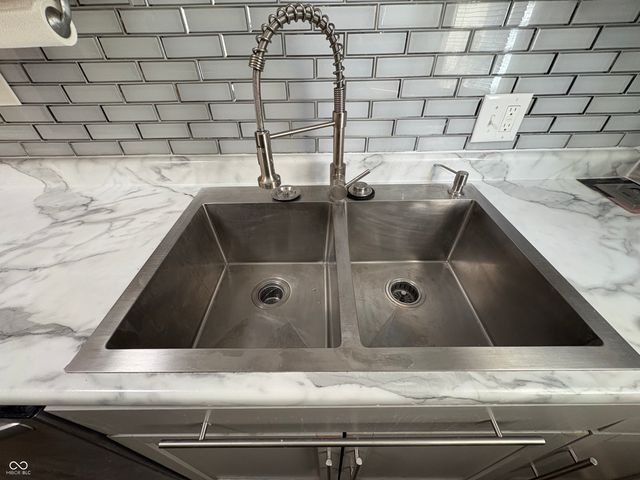 945 Cecil Avenue, Indianapolis, IN 46219