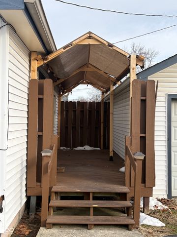 945 Cecil Avenue, Indianapolis, IN 46219