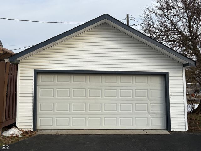 945 Cecil Avenue, Indianapolis, IN 46219