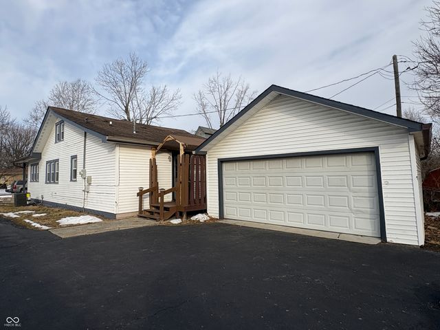 945 Cecil Avenue, Indianapolis, IN 46219