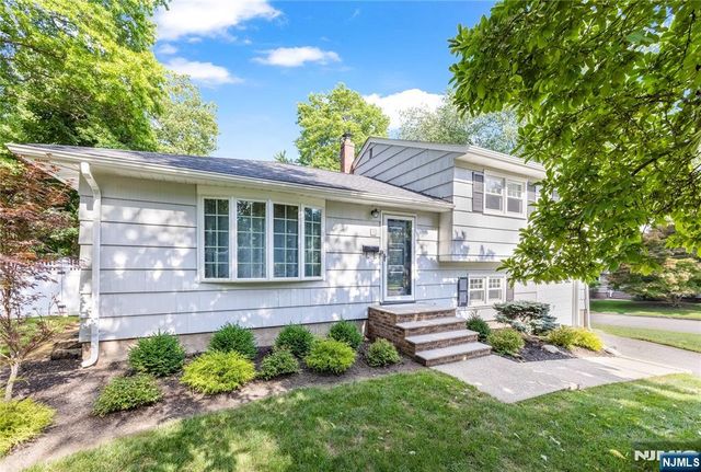 1 Crest Drive, Montvale, NJ 07645