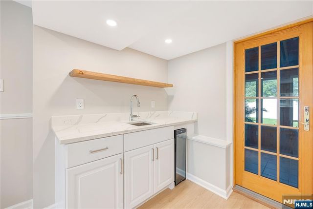 1 Crest Drive, Montvale, NJ 07645