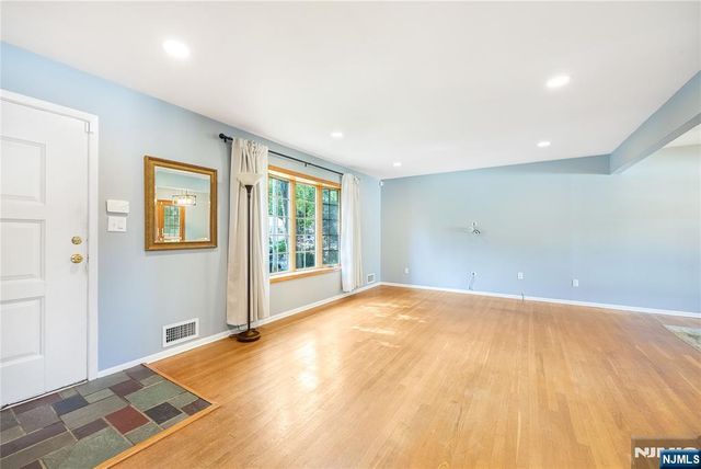 1 Crest Drive, Montvale, NJ 07645