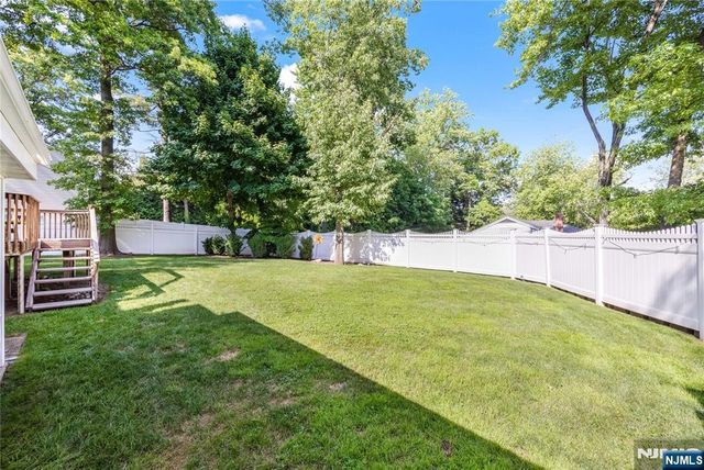 1 Crest Drive, Montvale, NJ 07645