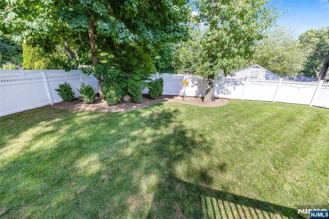 1 Crest Drive, Montvale, NJ 07645