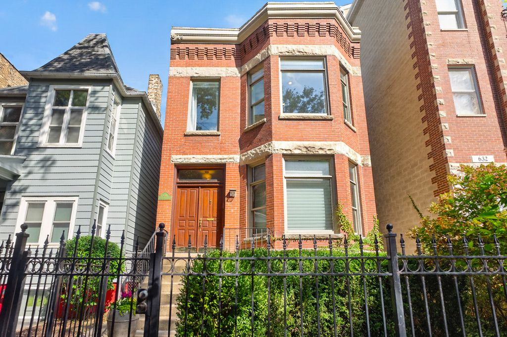 634 W Briar Place, Chicago, IL 60657 — exterior