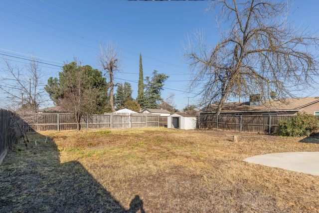 266 E Linden Avenue, Reedley, CA 93654