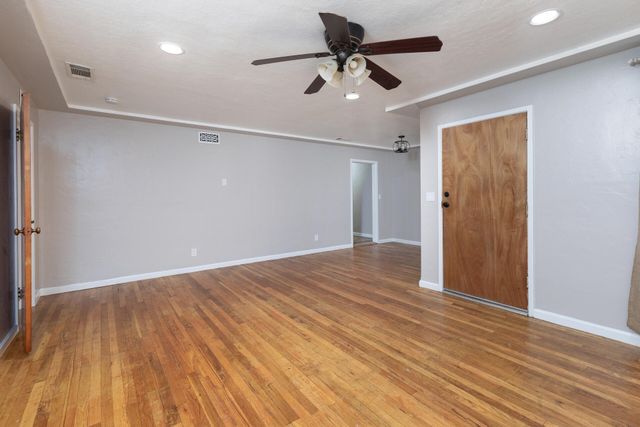 266 E Linden Avenue, Reedley, CA 93654