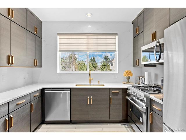 7411 Norfolk Pl, Castle Pines, CO 80108