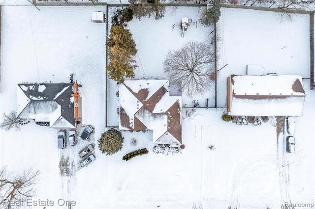 194 E Long Lake Road, Troy, MI 48085