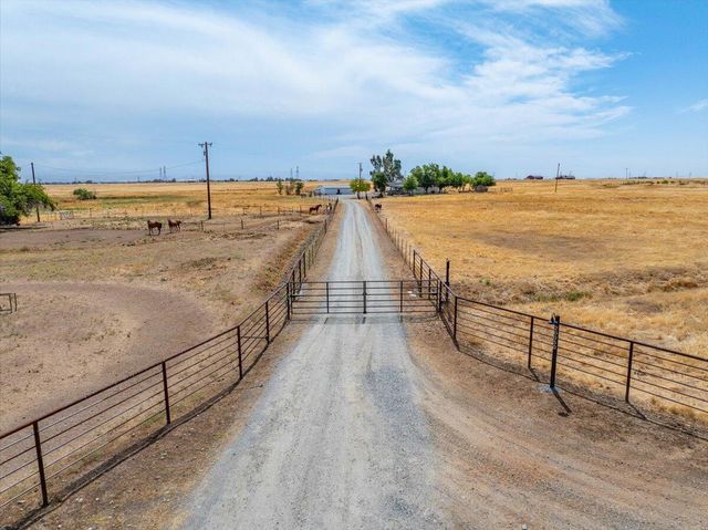 20050 Plains Drive, Red Bluff, CA 96080