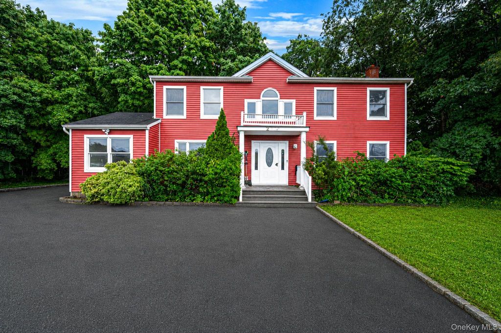 2475 Nesconset Highway, Lake Grove, NY 11755