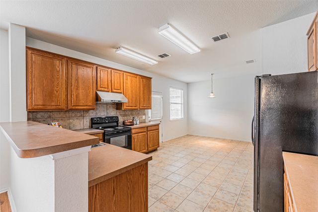 7804 Hidden Path Lane, Denton, TX 76210