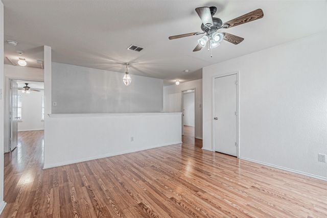 7804 Hidden Path Lane, Denton, TX 76210