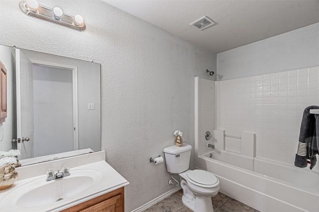 7804 Hidden Path Lane, Denton, TX 76210