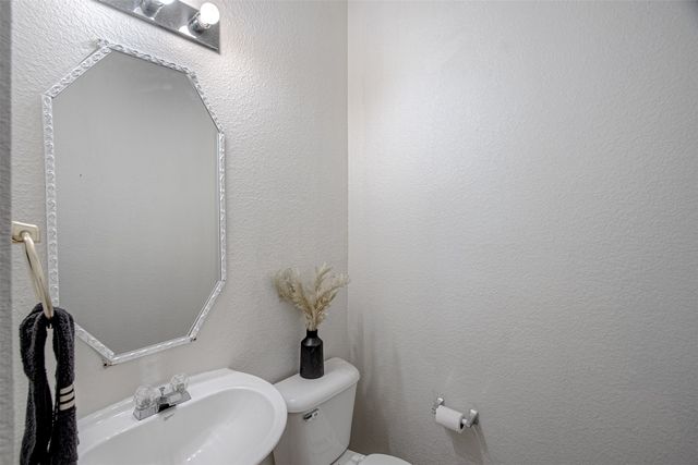 7804 Hidden Path Lane, Denton, TX 76210