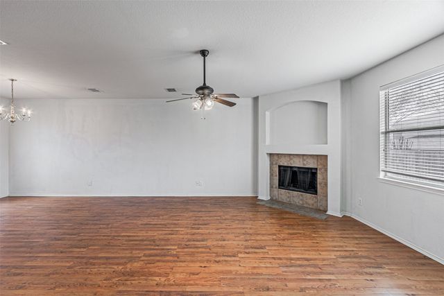 7804 Hidden Path Lane, Denton, TX 76210