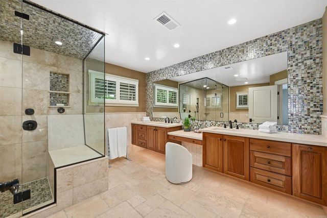 4927 Loma Way, Carlsbad, CA 92008
