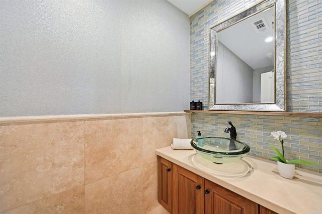 4927 Loma Way, Carlsbad, CA 92008