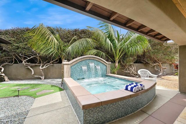 4927 Loma Way, Carlsbad, CA 92008