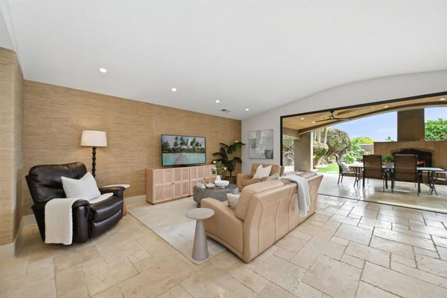 4927 Loma Way, Carlsbad, CA 92008
