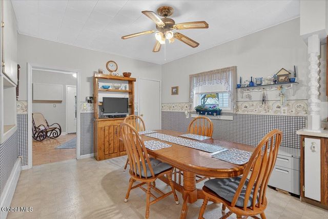 102 S Crystal Street, Schaghticoke, NY 12118